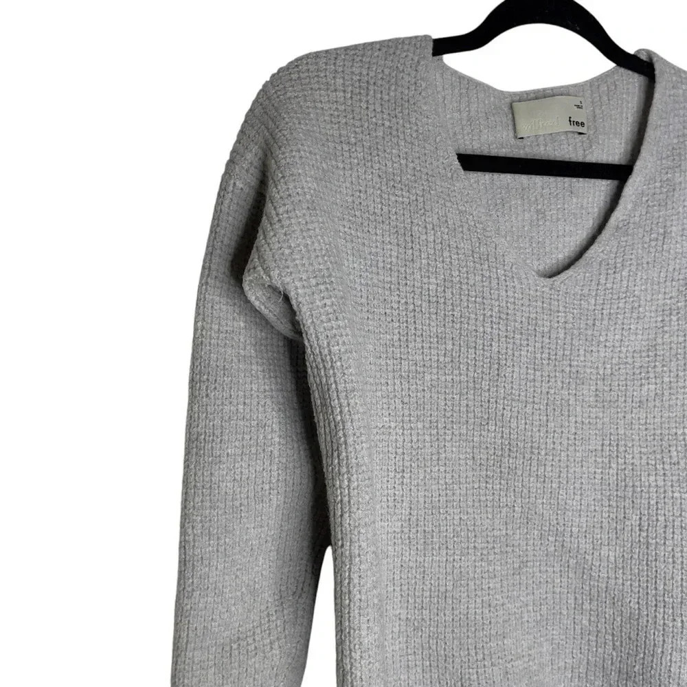 Aritzia Wilfred Free Wolter Wool Grey V-Neck Long Sleeve Knit sweater Size Small - Picture 7 of 10